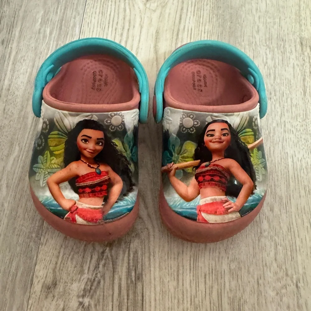 Disney Moana Crocs